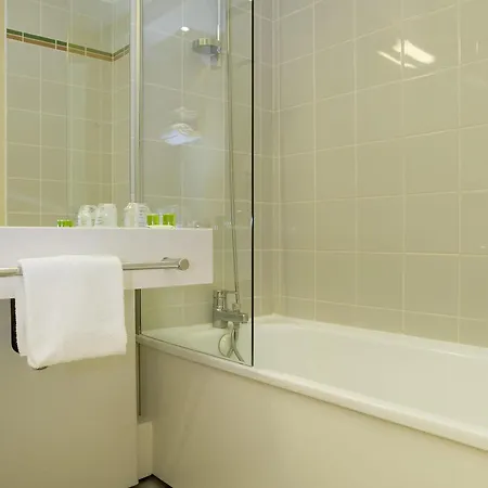 Ibis Styles Bordeaux Aeroport Hotel 3*