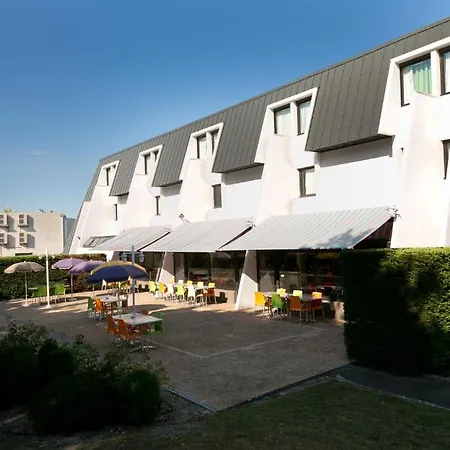 Hotel Ibis Styles Bordeaux Aeroport 3*